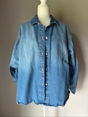 CALVIN KLEIN Women’s Oversized Thick Button Down Denim Shirt Jacket